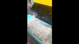 三力製作所の粉砕機の動画を再生