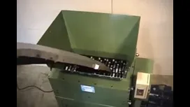 新和精機の粉砕機・破砕機の動画を再生